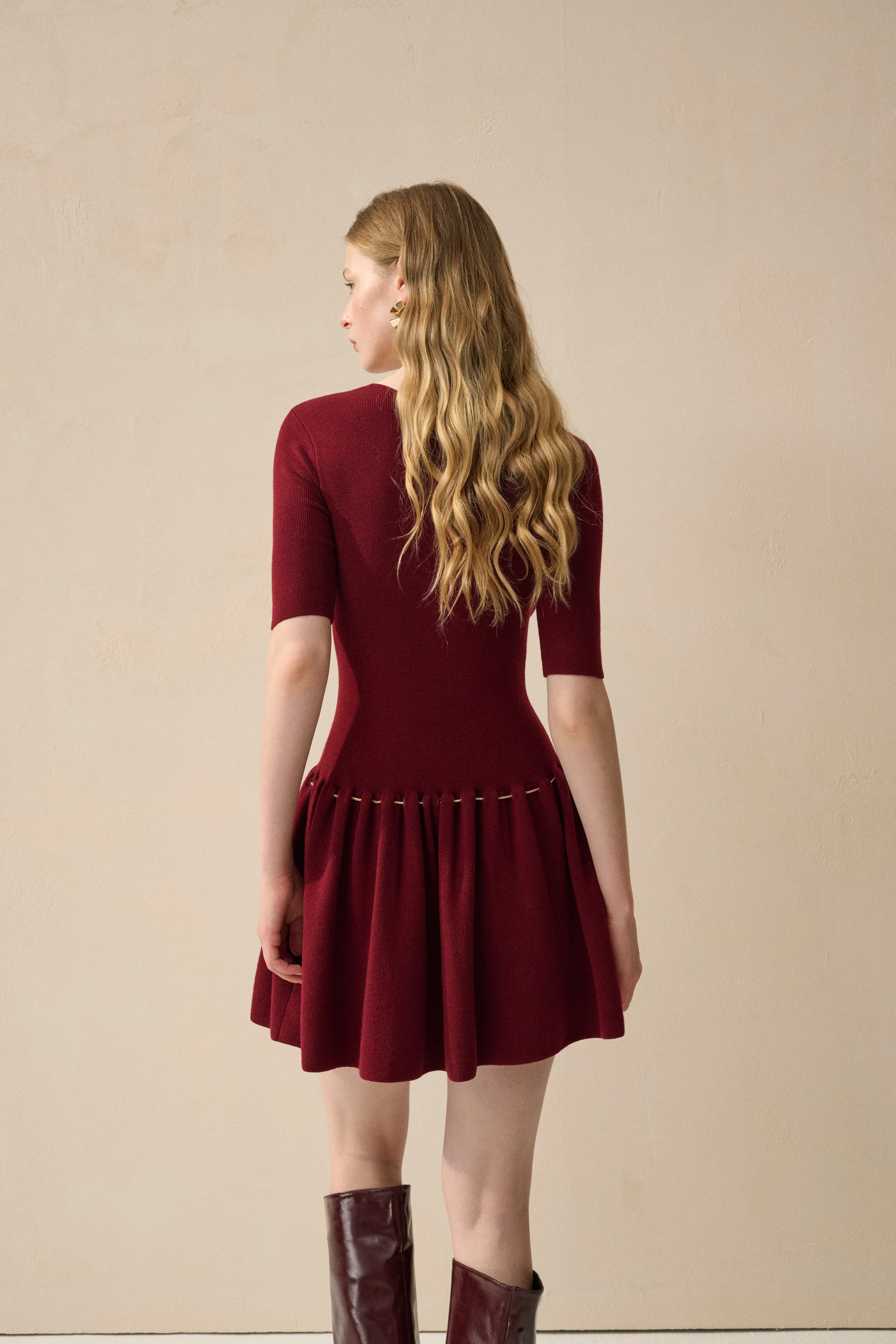 V neck short-sleeve mini dress