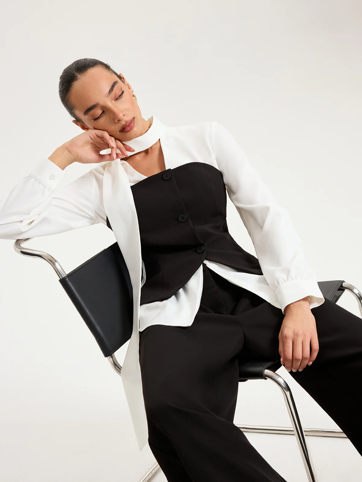 2 in 1 Contrast Panel Tie-Neck Blouse